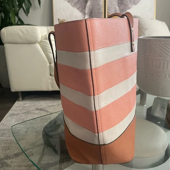 Authentic Cole Haan large tote shoulder bag - Picture 3 of 11